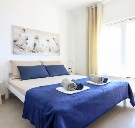 Sunbrela Apartment